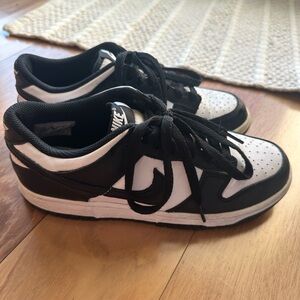 NIKE DUNKS FITS WOMENS 7.5